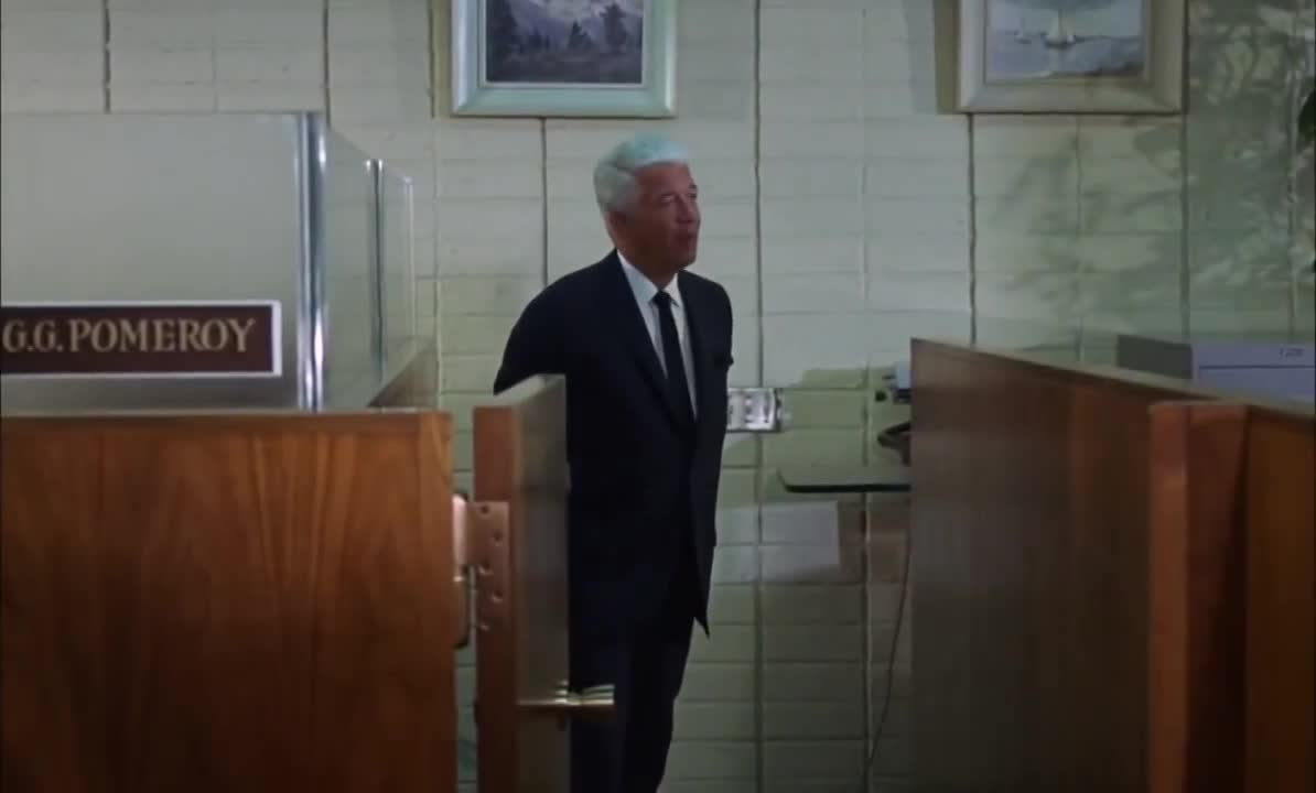 "Eight On The Lam" (1967}