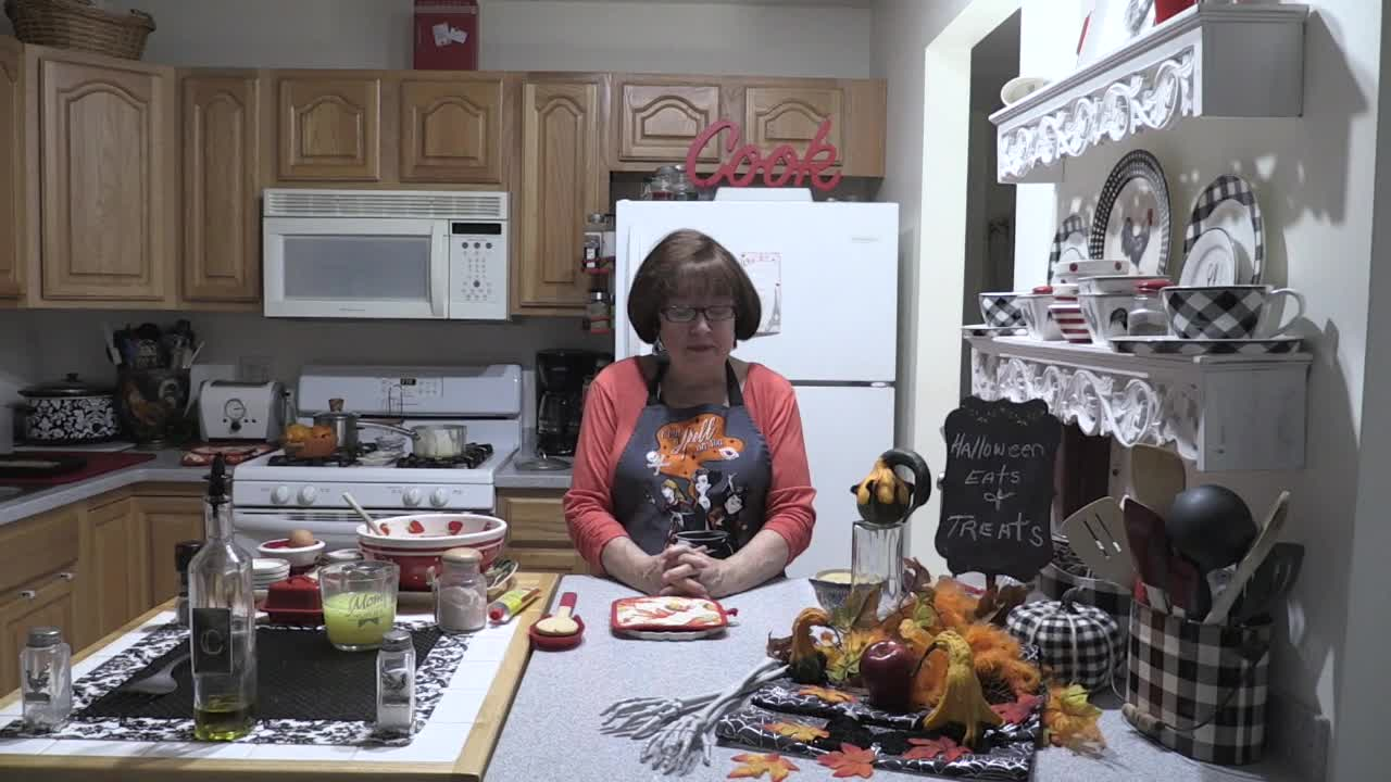 Cathy Neptune's Kitchen: "Halloween Eats and Treats"