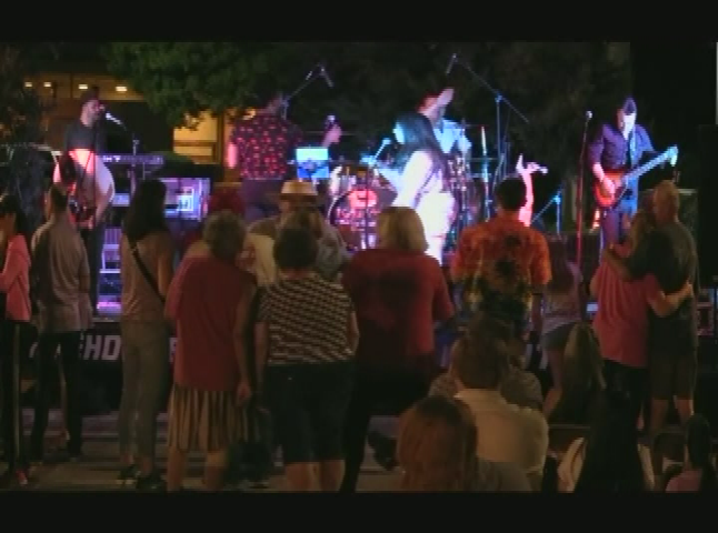 Thursday Night Live: "Kiss N' Tell"